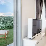 The Whitestone Apartment *