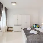 Apartment The Whitestone *