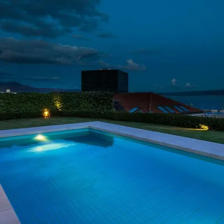 The Whitestone Apartamento Split