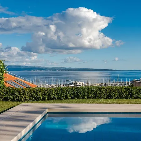 The Whitestone Apartamento