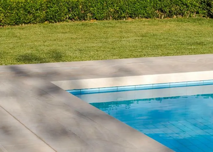 The Whitestone アパート